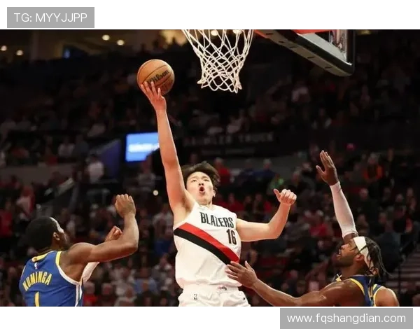 克林根谈与杨瀚森默契配合每日争抢篮板共同提升技艺